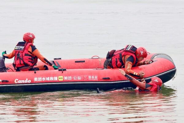 完美体育网站：壹基金携手美团公益举办河北省防灾减灾救灾水域救援骨干训练营(图2)