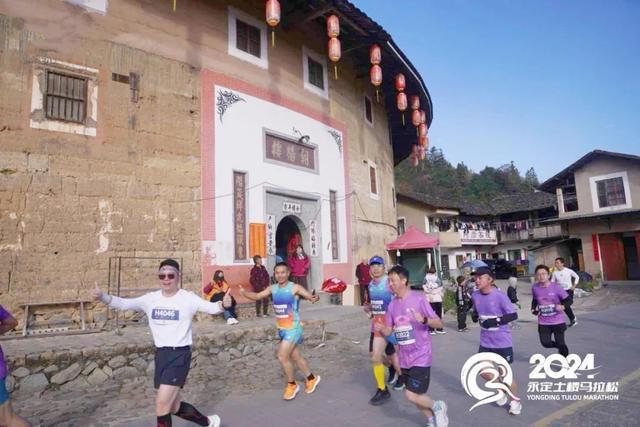尽情奔跑科学护航：舒华体育助力永定土楼马拉松赛事圆满举办(图2)