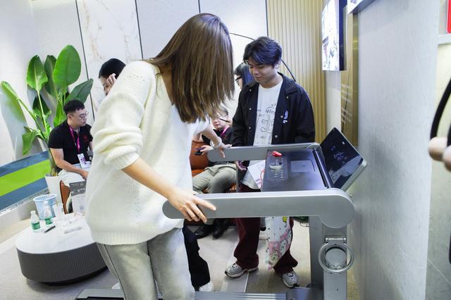广州设计周圆满落幕绝影XENJOY携重磅新品开启智能运动新篇章(图6)