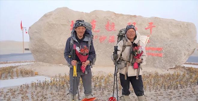 重庆小伙40天穿越塔克拉玛干沙漠40天瘦20斤徒步1005公里