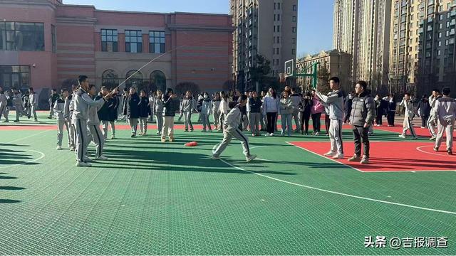 完美体育平台：以“时间”换健康用“运动”育未来——吉林省深化学校体育改革工作综述(图4)