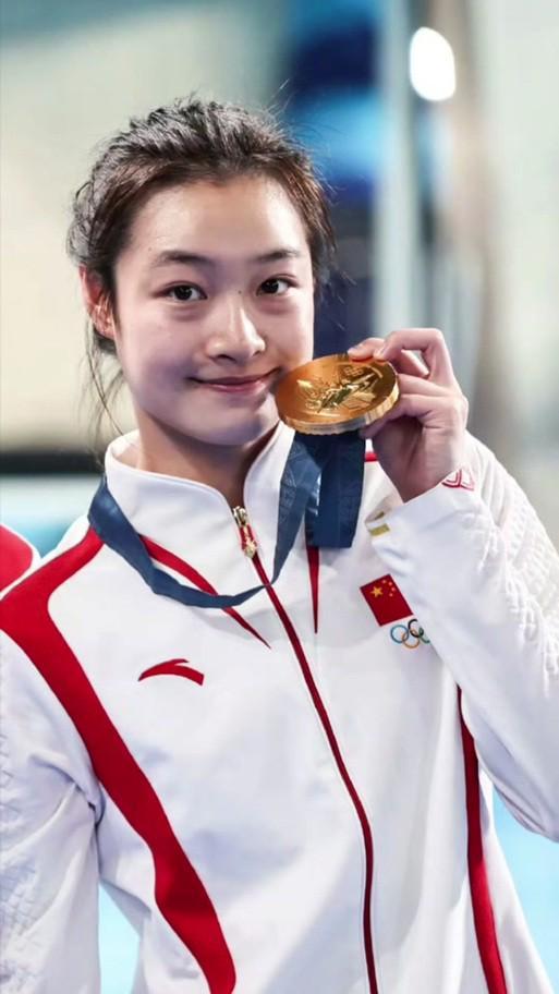 泳坛柔韧度新：陈芋汐勉强上榜全红婵第三第一名让我意外(图10)