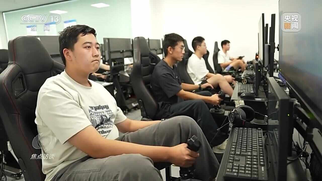 焦点访谈丨专业“上新”人才“出新”探寻教育新赛道(图1)