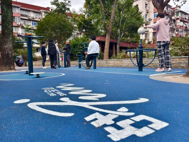 完美体育网站：器材、地面、采光全优化！这个健身苑的更新太懂居民心(图1)