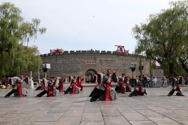 济宁：健身举步可享 赛事点燃全城(图2)