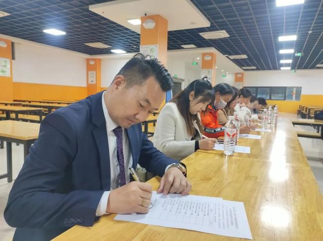 完美体育用品有限公司：育身育心活力满满郑州中小学绘就“健康”新图景(图8)