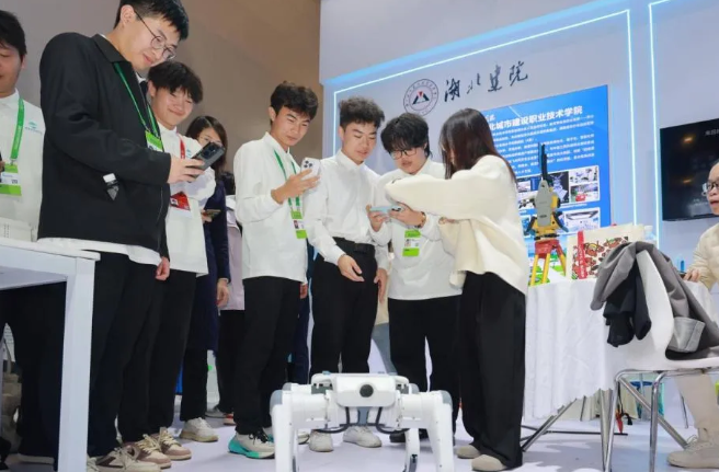 湖北城市建设职业技术学院人工智能学院：驱动智慧转型打造城市智能中枢