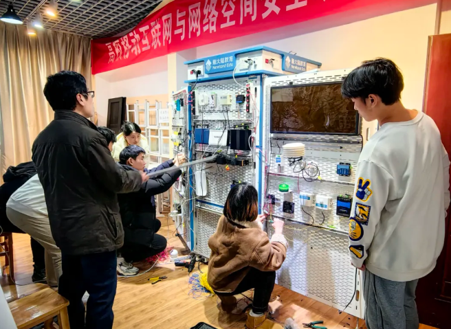 湖北城市建设职业技术学院人工智能学院：驱动智慧转型打造城市智能中枢(图3)